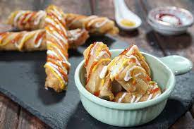 Memberikan lebih banyak uang jajan memang nggak ada salahnya. Ini Cara Bikin Aneka Jajanan Anak Dari Kulit Lumpia Semuanya Enak