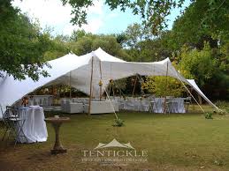 Hochzeit Feiern Unter Einem Tentickle Stretchzelt Party Tent Rentals Tent Outdoor Decor