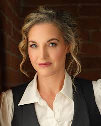 Ali Durham's Instagram, Twitter & Facebook