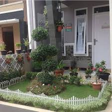 Pin By Lisa Hilde On Kamar Mandi In 2020 Small Garden Design Small Garden Tiny Garden Ideas
