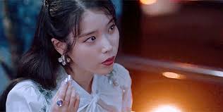 1001 tính xấu của IU ở Hotel Del Luna: Làm sếp thì dở mà cà khịa người ta  thì tuyệt đỉnh!