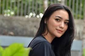 Hal ini berawal ketika citra kirana mengalami demam tinggi hingga akhirnya dilarikan ke rumah sakit. Ryana Dea Doakan Istiqomah Citra Kirana Dan Kakaknya Mantap Berhijab Matamata Com