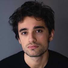 Gérard Darmon : qui est Tom Darmon, son petit-fils lui aussi acteur ?