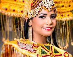 Lunahuana Vilma Vicente Projects :: Photos, videos, logos, illustrations  and branding :: Behance