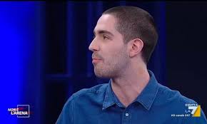 Suo padre, lorenzo zorzi, è stato il padre migliore del mondo come ha raccontato zorzi al gf, che fino a un certo punto è del suo tommaso zorzi è molto attivo sul suo canale youtube con più di 130 mila iscritta. Chi E Tommaso Zorzi Biografia Eta Fidanzato E Genitori