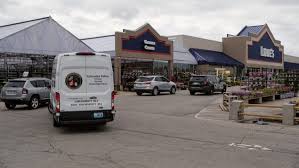 Jobs at lowe's home improvement. Police Arrest Woman After Stabbing Outside Columbia Lowe S Abc17news