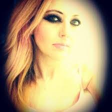 Danielle Bannon's Instagram, Twitter & Facebook