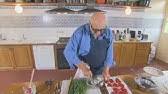 Dernière recommandation, le gratin dauphinois doit cuire lentement. Recette De Jean Pierre Coffe Le Gratin D Asperges Et De Fonds D Artichauts Youtube