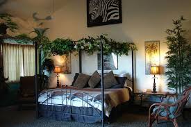 Create a unique fun jungle theme in the home, bedroom, bathroom , office or family play room. 30 Awesome Small Bedroom Ideas Slodive Jungle Bedroom Theme Jungle Bedroom Decor Bedroom Themes