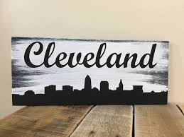 Cleveland Skyline Sign Hand Painted Reclaimed Pallet Wood By Quinnshomemadecrafts On Etsy Painting Metal Letter Wall Art Wood Art