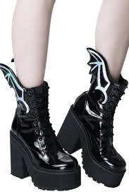 J'apporte de la féminité car les bottines à plateforme en ont besoin, avec cette. Bottines Boots Plateforme Gothique Glam Rock Killstar Rave To The Grave Chaussures Bottes Bottines Belldandy