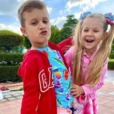 Roma and diana learn the alphabet / abc song. Diana Y Roma Show One Home Facebook