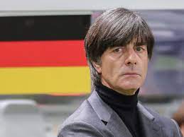 He used to be a german midfielder in the past and started his playing career in fc freiburg. Dfb Paukenschlag Jogi Low Tritt Nach Em 2021 Als Bundestrainer Zuruck Schritt Mit Voller Stolz Fussball