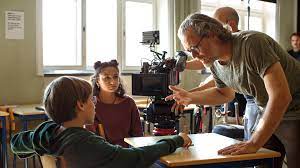 1978 sverige, skådespelare, regissör, kreatör. Grotescos Michael Lindgren Debuterar Som Regissor