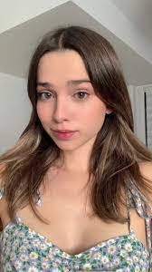 Elisa Stafford's Instagram, Twitter & Facebook