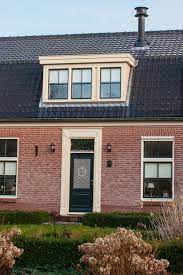 Dakkapel Op Een Woning Met Een Franse Kap Dakkapellen Mansardedak Huisstijl