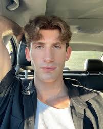 Wyatt Schmidt's Instagram, Twitter & Facebook