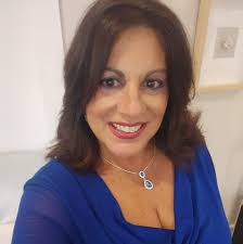 What is the easiest way to travel to Sedona, Arizona, for first time  visitors?