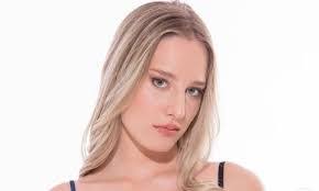 Victoria Lowe's Instagram, Twitter & Facebook