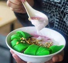 Untuk mendapatkan adonan es pisang ijo yang mantap dengan rasa yang premium, lebih baik gunakan pewarna makanan alami seperti daun suji dan daun. Cara Membuat Es Pisang Ijo