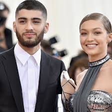 His son first found fame competing. Gigi Hadid Zayn Malik Erstes Babyfoto Es Ist Ein Madchen Bunte De