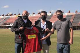 Flamengo de Guarulhos fecha parceria de cerca de R$ 100 mil