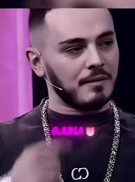 Alex Marín y Kachita: El Beso que Sorprendió