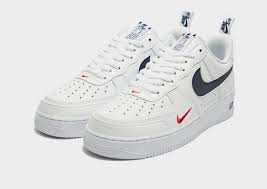 Er steht in verschiedenen unaufdringlichen farbvarianten zur auswahl. Nike Air Force 1 07 Lv8 Herren Weiss Jd Sports Osterreich
