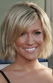 See more ideas about účesy, vlasy, krátké účesy. Ucesova Kaskada Po 40 Rokoch Strihy Pre Zeny A Dievcata V Tvare Tvare Ako Si Zvolit Uces Pre Kratke Stredne Dlhe Vlasy Foto Pre Stredne Dlhe Vlasy