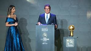 Het internationale voetbalgala in dubai is een lightversie het internationale voetbalgala in dubai is een lightversie van de veel bekendere ballon d'or. Fabio Capello Says Lionel Messi Represents Genius And Cristiano Ronaldo Strength Sport360 News
