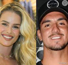 Na última semana, o surfista compartilhou diversos vídeos de yasmin nos stories do instagram. Yasmin Brunet De Biquini Posa Com Gabriel Medina E Web Aponta Ciumes Do Surfista Foto Purepeople