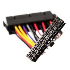Questo alimentatore è molto semplice in quanto deriva la sua alimentazione da una presa usb, e permette di alimentare dei circuiti che necessitano di 5v, è inoltre presente un integrato lm317 che con i valori di r1 e r2 scelti fornisce in uscita una tensione di 3,3v schema elettrico dell'alimentatore. Cavi Dell Alimentatore Colorati Perche Tech In Pillole Tech Hardware