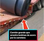 Camión grande que arrastra bobinas de acero por la carretera #knowledge  #learnontiktok #explore #world #fyp #steelcoil