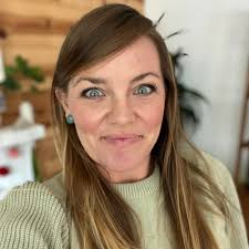 Meredith Cochran's Instagram, Twitter & Facebook