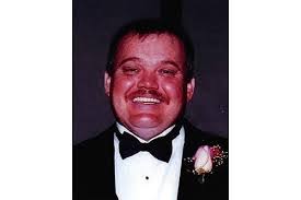 Max Eley's Instagram, Twitter & Facebook