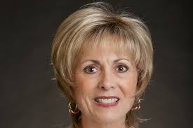 Leigh Estes's Instagram, Twitter & Facebook