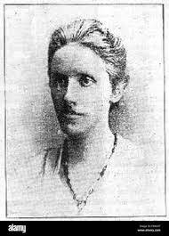 Elizabeth Maunder's Instagram, Twitter & Facebook