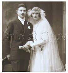 Original vintage1940s wedding gown/dress w' original box & wax flower headdress. 1920s 1980s How To Identify The Era Of A Vintage Wedding Dress