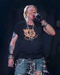W Axl Rose No Instagram Always Smile Axlrose Gunsnroses Axl Rose Axl Rose Now Guns N Roses