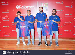 Cristiano ronaldo fifa barcelona house. Fussballspieler Fc Barcelona L R Lionel Messi Neymar Gerard Pique Und Arda Turan Besuchen Eine Pressekonferenz Am Rakuten Crimson Haus Hauptsitz In Tokio Japan Am 13 Juli 2017 Der Japanische E Commerce Firma Rakuten