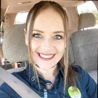 Lynn Parrott's Instagram, Twitter & Facebook