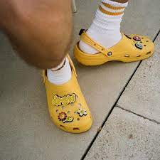 Is an american company based in niwot, colorado that manufactures and markets the crocs brand of foam clogs. Crocs And Justin Bieber In Partnership
