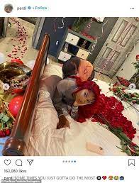 There are also several coordinated outfits for canines; Megan Thee Stallion Makes It Official With New Boyfriend Pardison Fontaine He Is So Perfect Aktuelle Boulevard Nachrichten Und Fotogalerien Zu Stars Sternchen