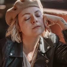 Taylor Lipinski's Instagram, Twitter & Facebook