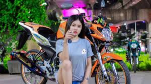 Namun nyatanya modifikasi ini banyak dilakukan, karena simple dan membuat desain yamaha vixion terlihat minimalis. Download Model Cantik Vijar Daily Movies Hub