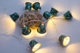 Diese Wunderschone 10er Lichterkette Im Upcycling Look Wurde Aus Nespressokapseln Gefe Nespresso Basteln Weihnachten Nespresso Basteln Nespressokapseln Basteln