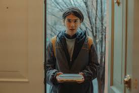 Subtitle cuma bisa buat streaming online bukan download. Sudah Tayang Di Netflix Ini 3 Alasan Untuk Nonton Film Ali Dan Ratu Ratu Queens Tabloidbintang Com