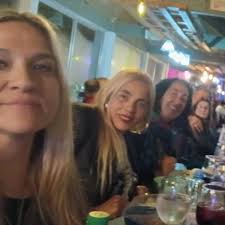 Estas juntaditas te renuevan... Y las amo... Nunca dejamos q el árbol tape  el bosque ... X q fueron muchas las q vivimos juntas ... DIOS MEDIANTE,x  mil años más