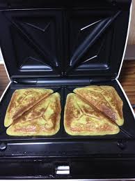 It is a fairly broad term which may include items that would be called cakes, cookies, dumplings, pudding, biscuits, or pastries in english and are usually made from rice or glutinous rice. Cara Untuk Membuat Kuih Akok Kedut Dengan Hanya Menggunakan Pembakar Roti Mudah Dah Cepat My Resepi