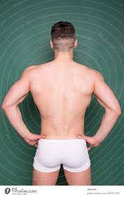 Bodybuilder mit breitem Rücken und elastischem Arsch - ein lizenzfreies  Stock Foto von Photocase
